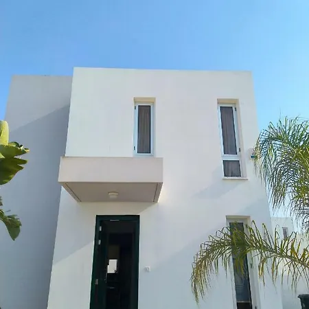 Dreamy Villas With Swimming Pool In Pervolia * Λάρνακα