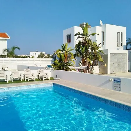 Dreamy Villas With Swimming Pool In Pervolia *