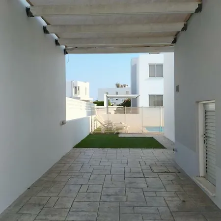 Villa Dreamy Villas With Swimming Pool In Pervolia *
